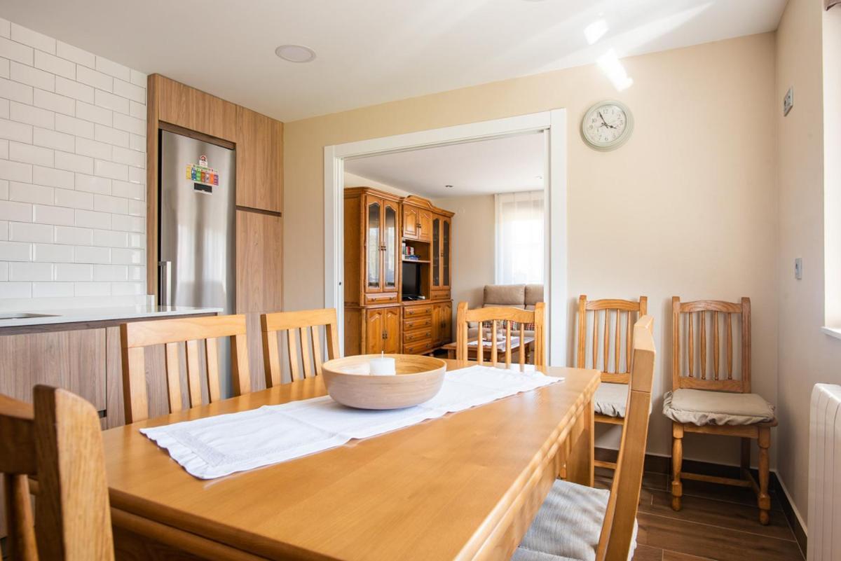 Apartamentos La Cortina Onís エクステリア 写真