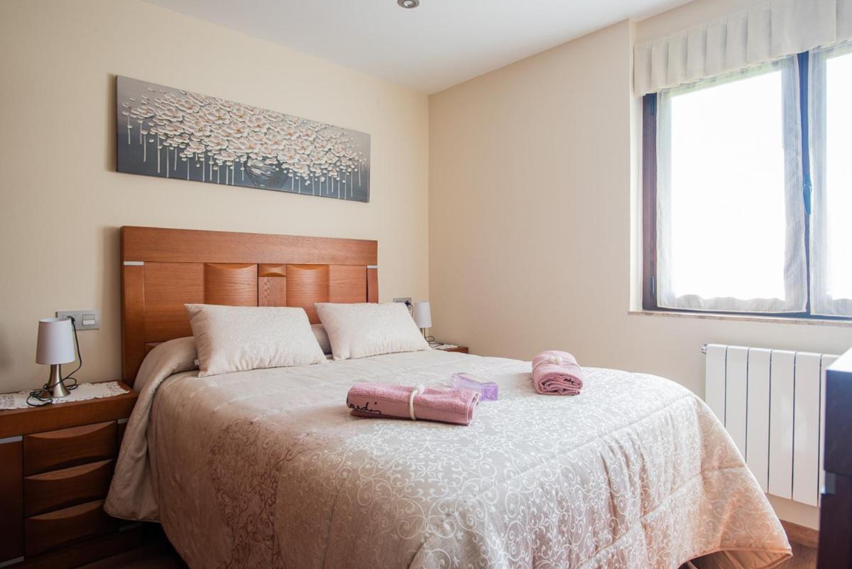 Apartamentos La Cortina Onís エクステリア 写真